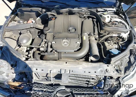 2012 Mercedes-Benz C 250 Sport z USA, uszkodzony, nr VIN WDDGF4HB2CR207974